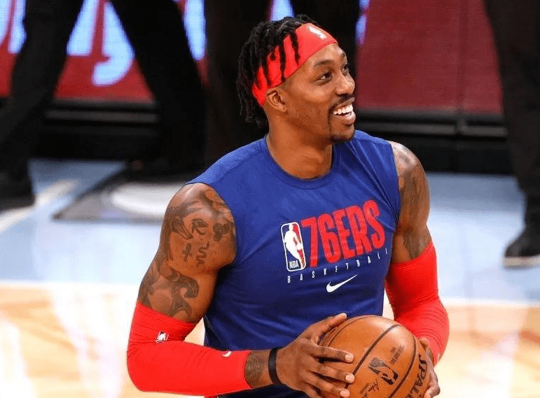 包含Scout迎来七赛季高光表现，加拿大队球迷沸腾！的词条